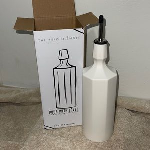 The Bright Angle Cooking Oil Dispenser/Bottle